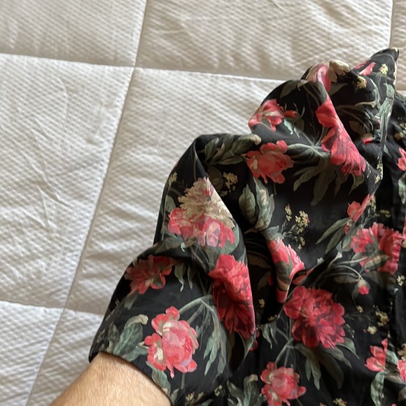 Antonio Melani Floral rusched sleeved top - Picture 7 of 8